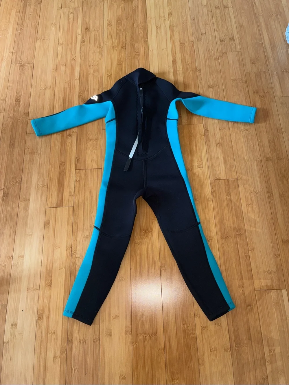 Hevto Wetsuit Youth Neoprene Full Swimming Suits. Size 6 X